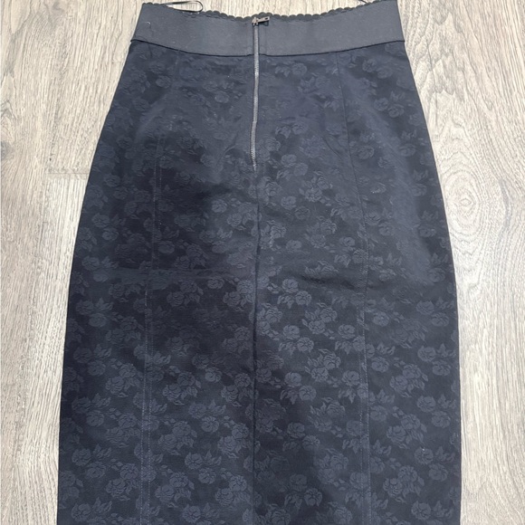 Dolce & Gabbana Black Floral Pencil Skirt - Picture 2 of 3